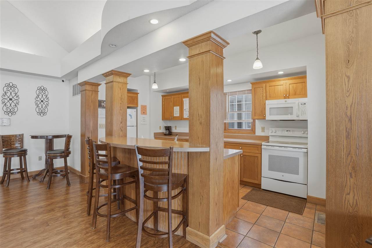 2824 Triple Crown Ln Unit: 9
