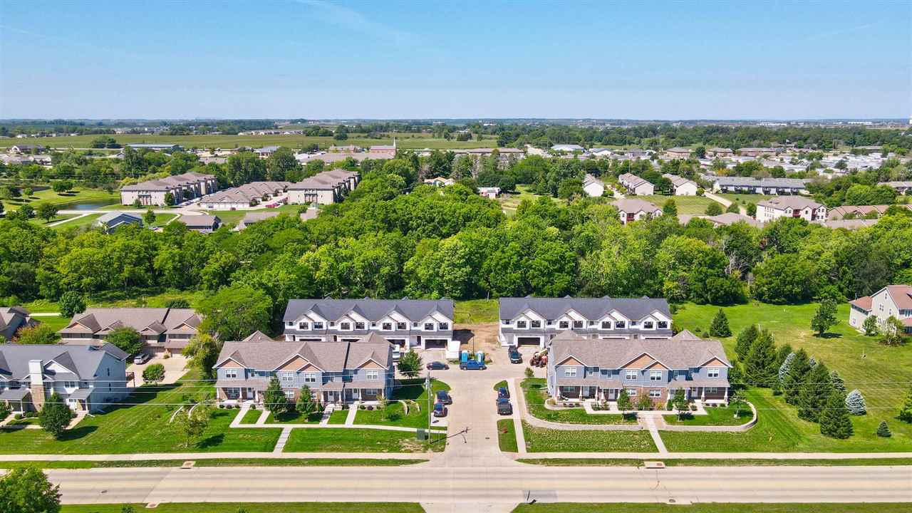 1115 Ivy Ln