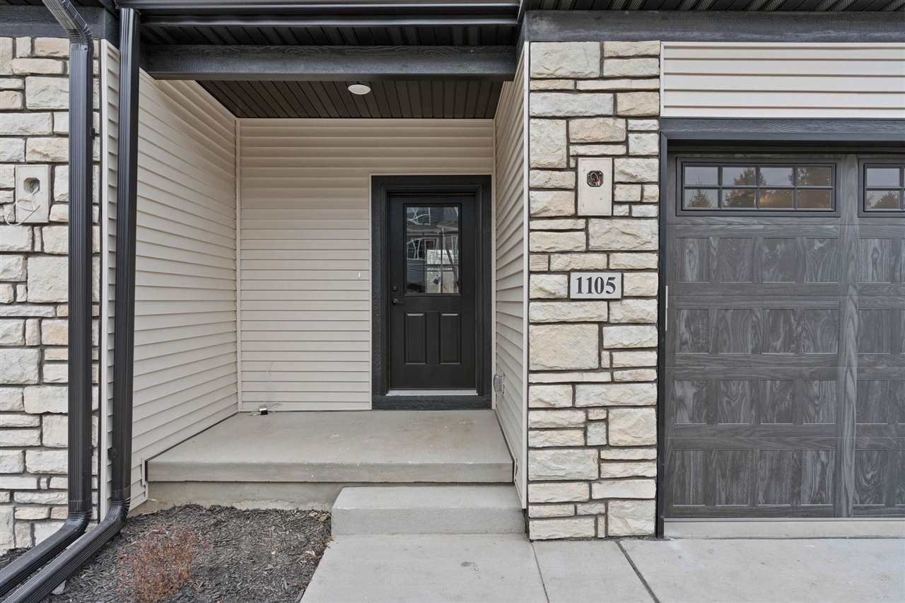 1115 Ivy Ln
