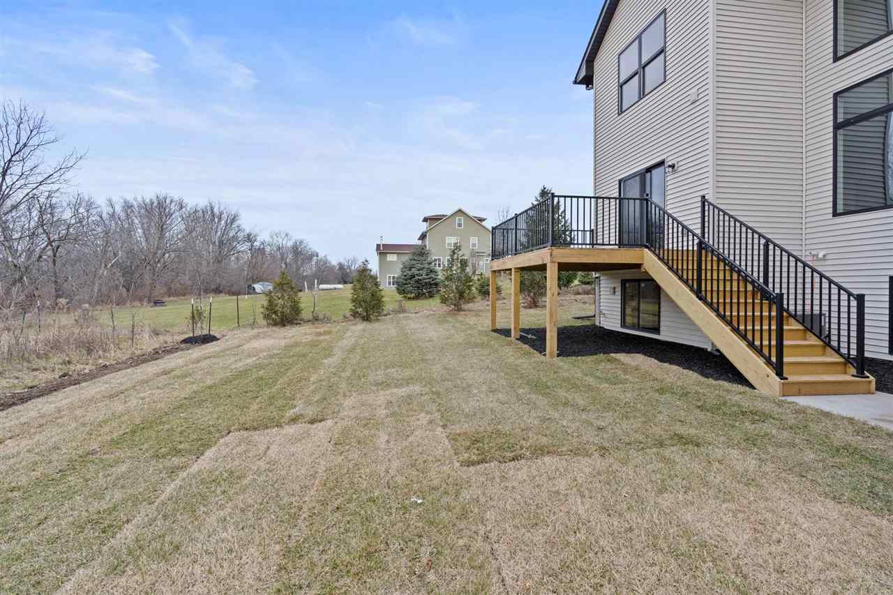 1115 Ivy Ln