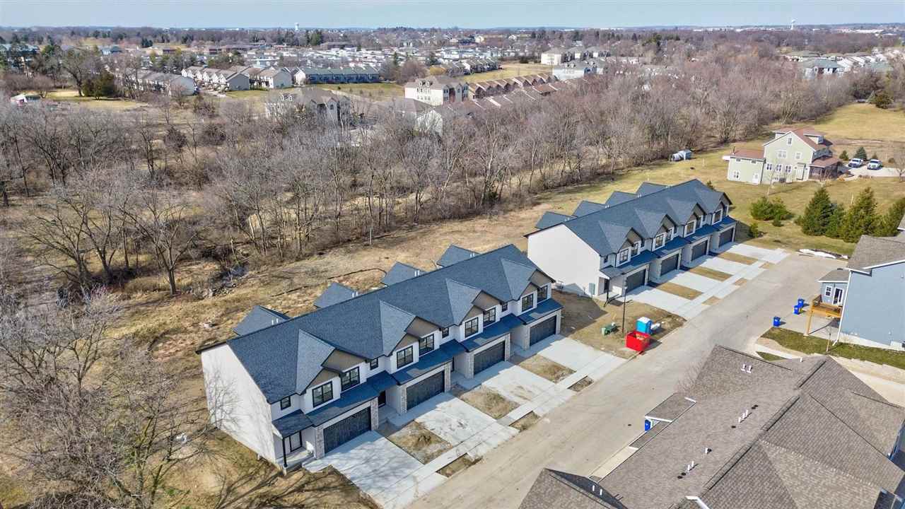 1115 Ivy Ln