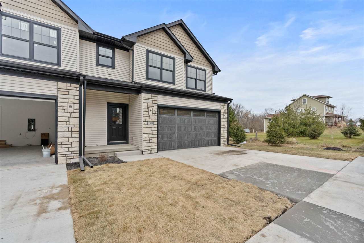1115 Ivy Ln