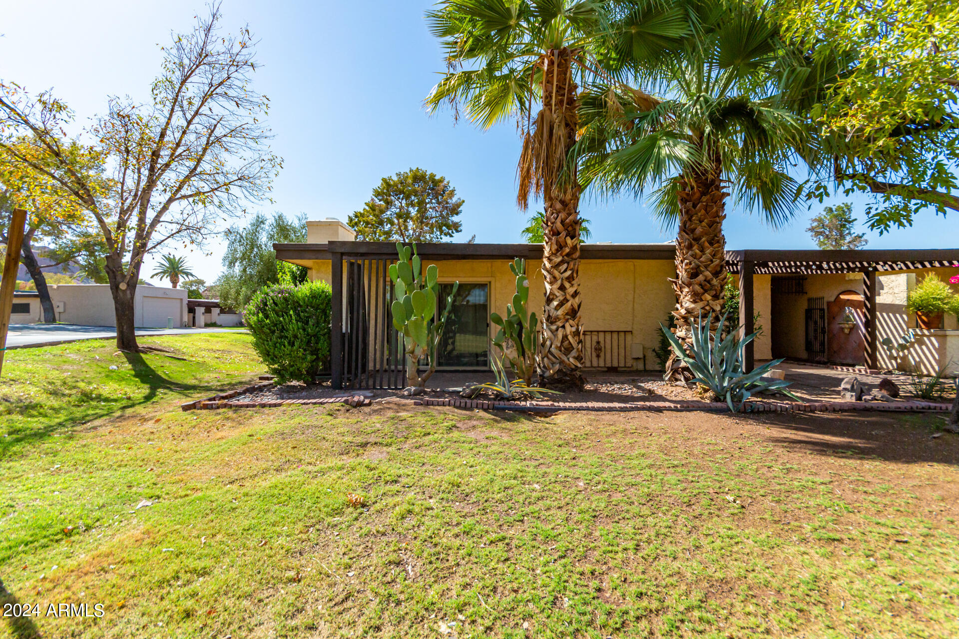 2503 N 61st Place