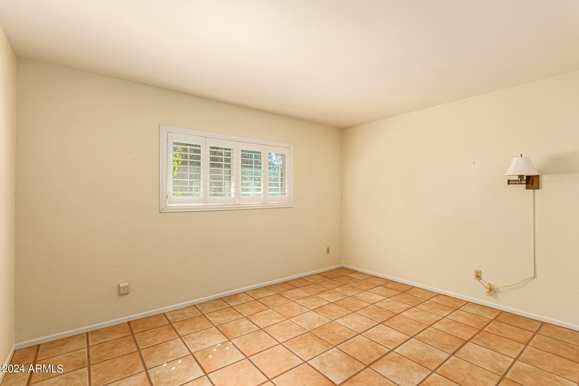 2503 N 61st Place