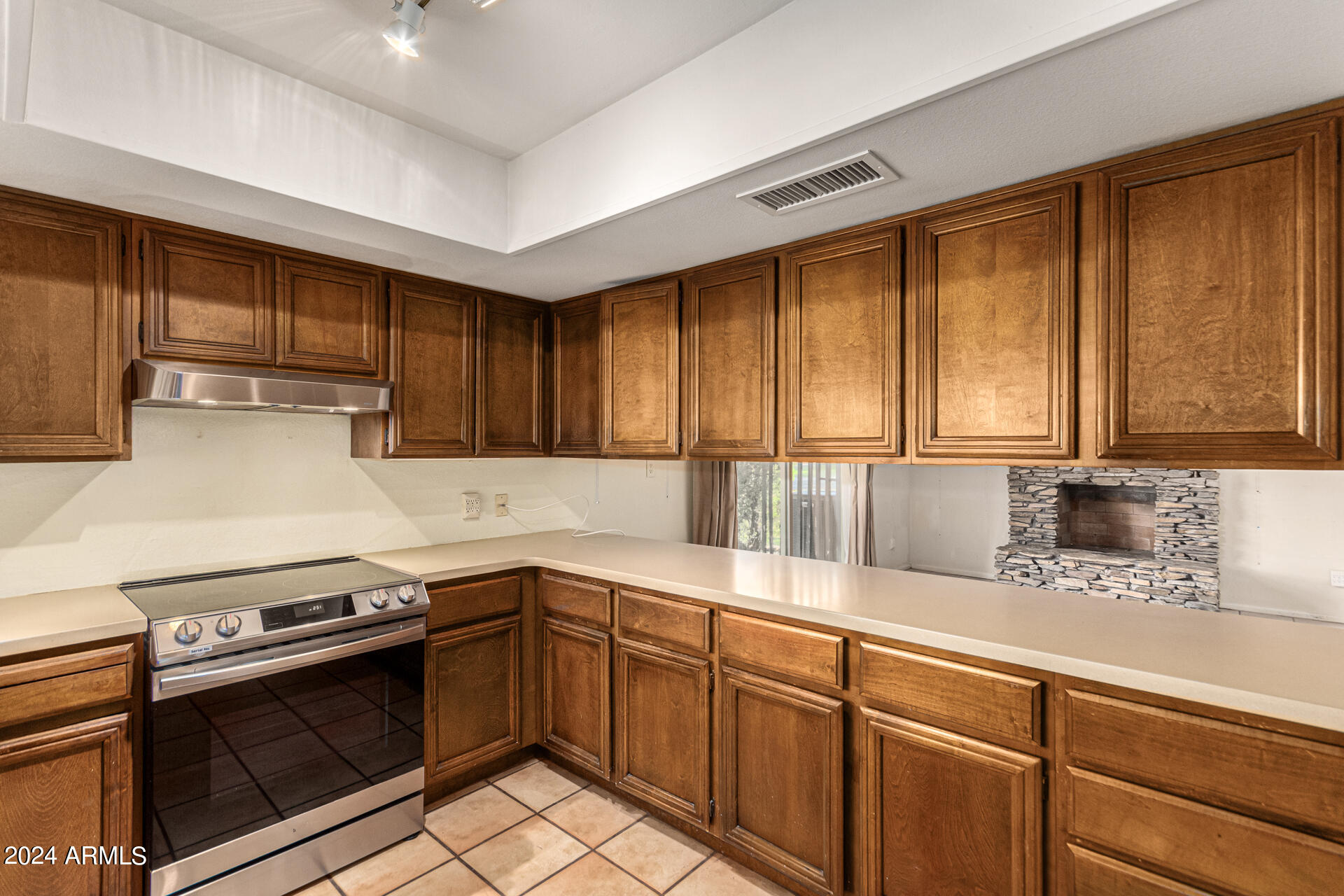 2503 N 61st Place