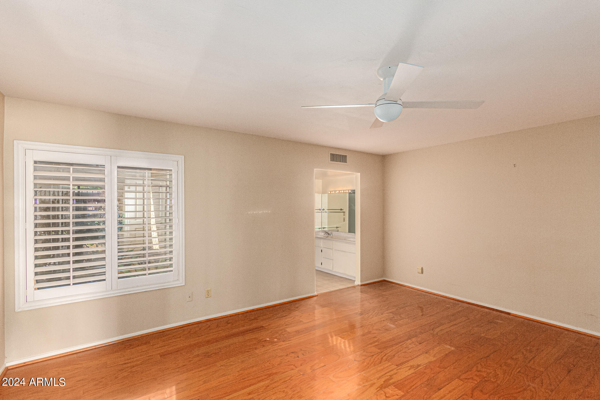 2503 N 61st Place