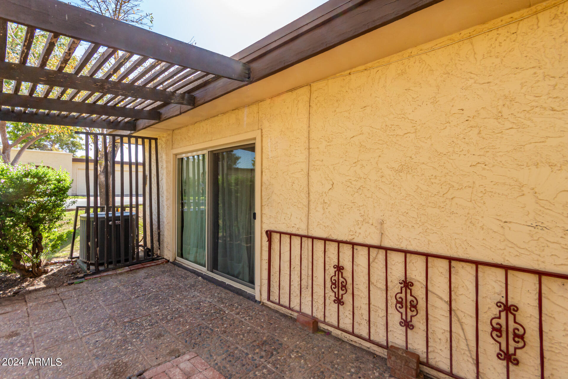 2503 N 61st Place