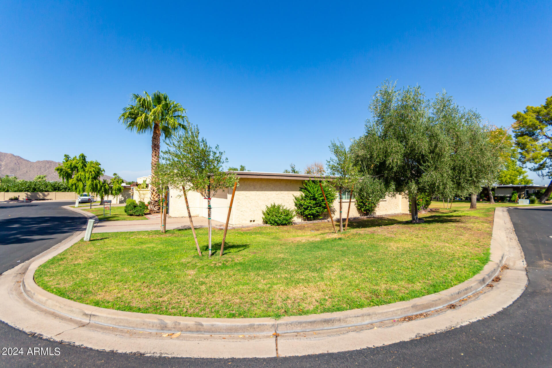 2503 N 61st Place