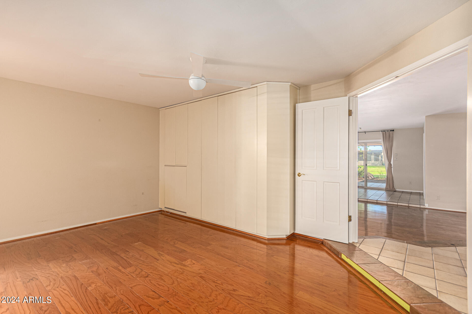2503 N 61st Place
