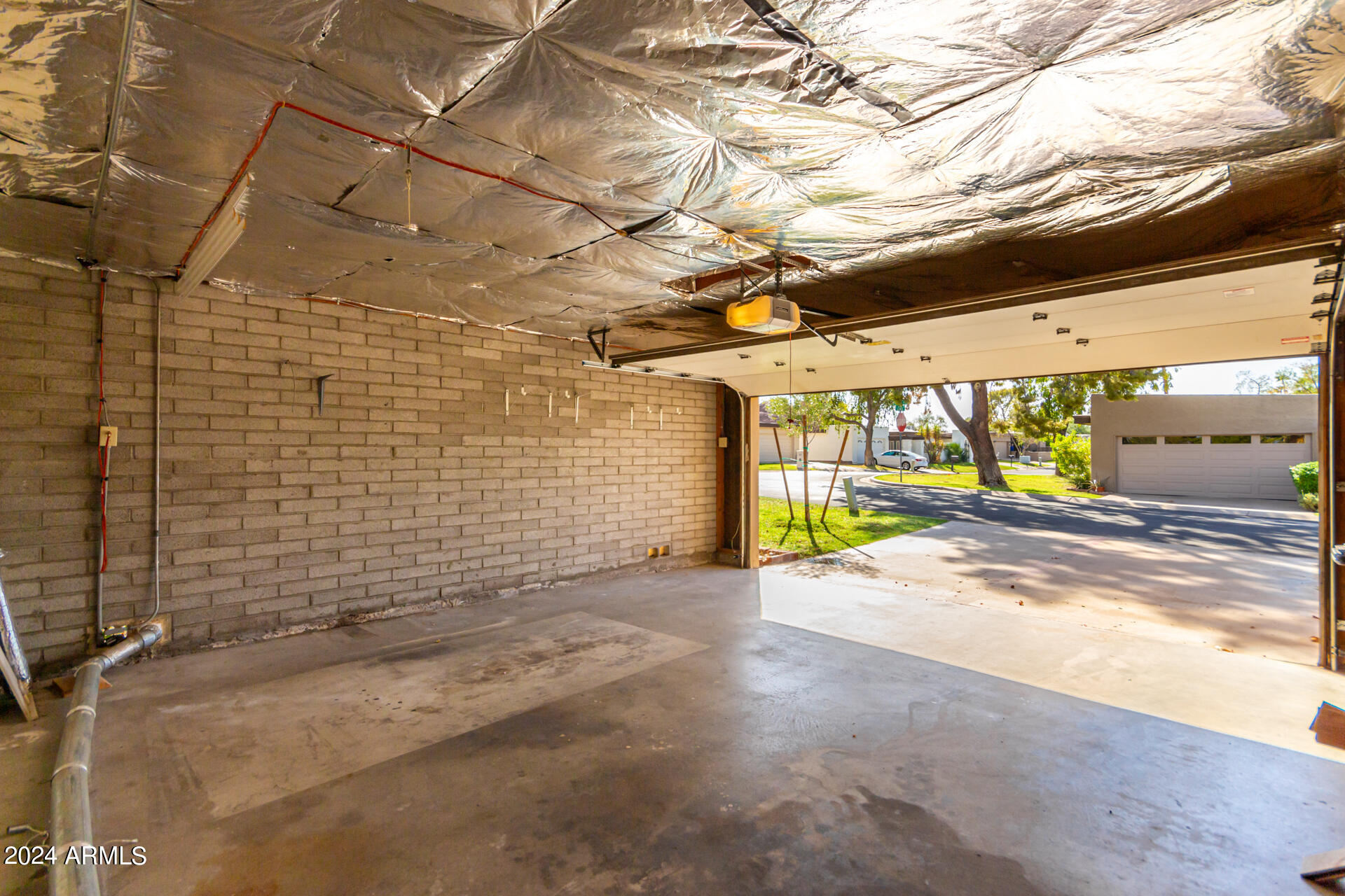 2503 N 61st Place