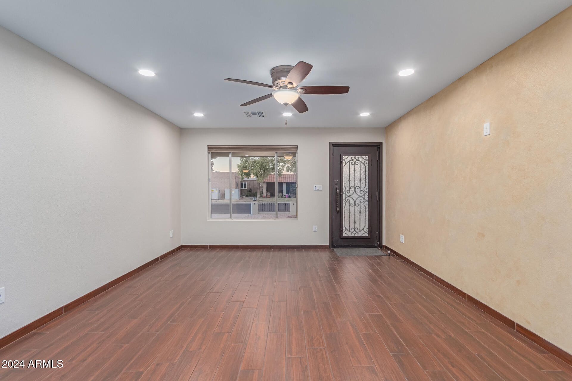 419 E Oxford Drive