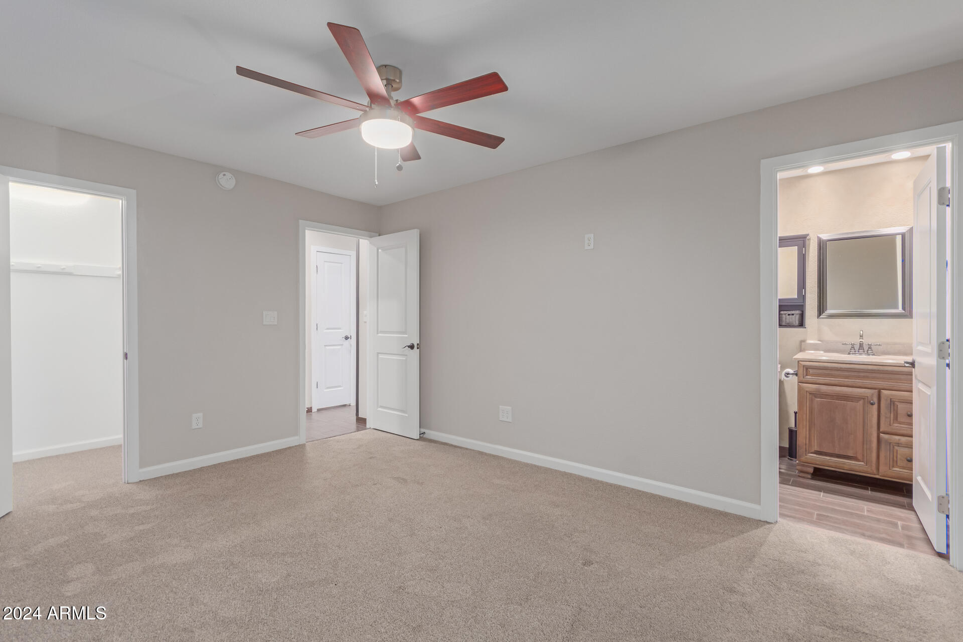 419 E Oxford Drive