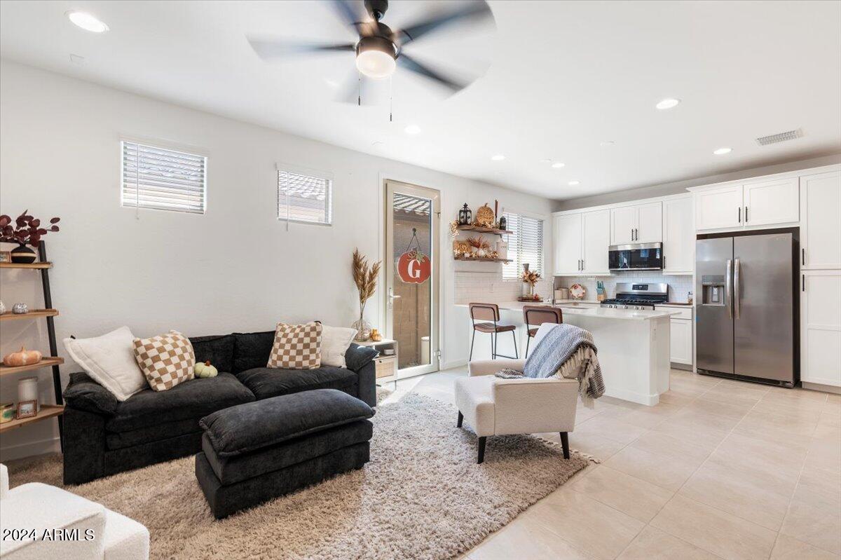 17040 W ECHO Lane