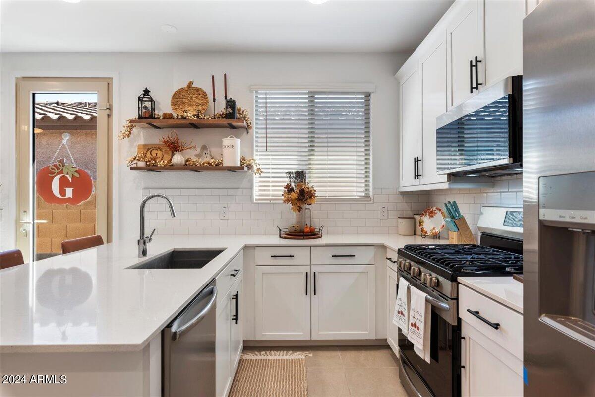 17040 W ECHO Lane