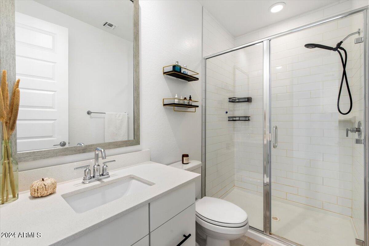 17040 W ECHO Lane