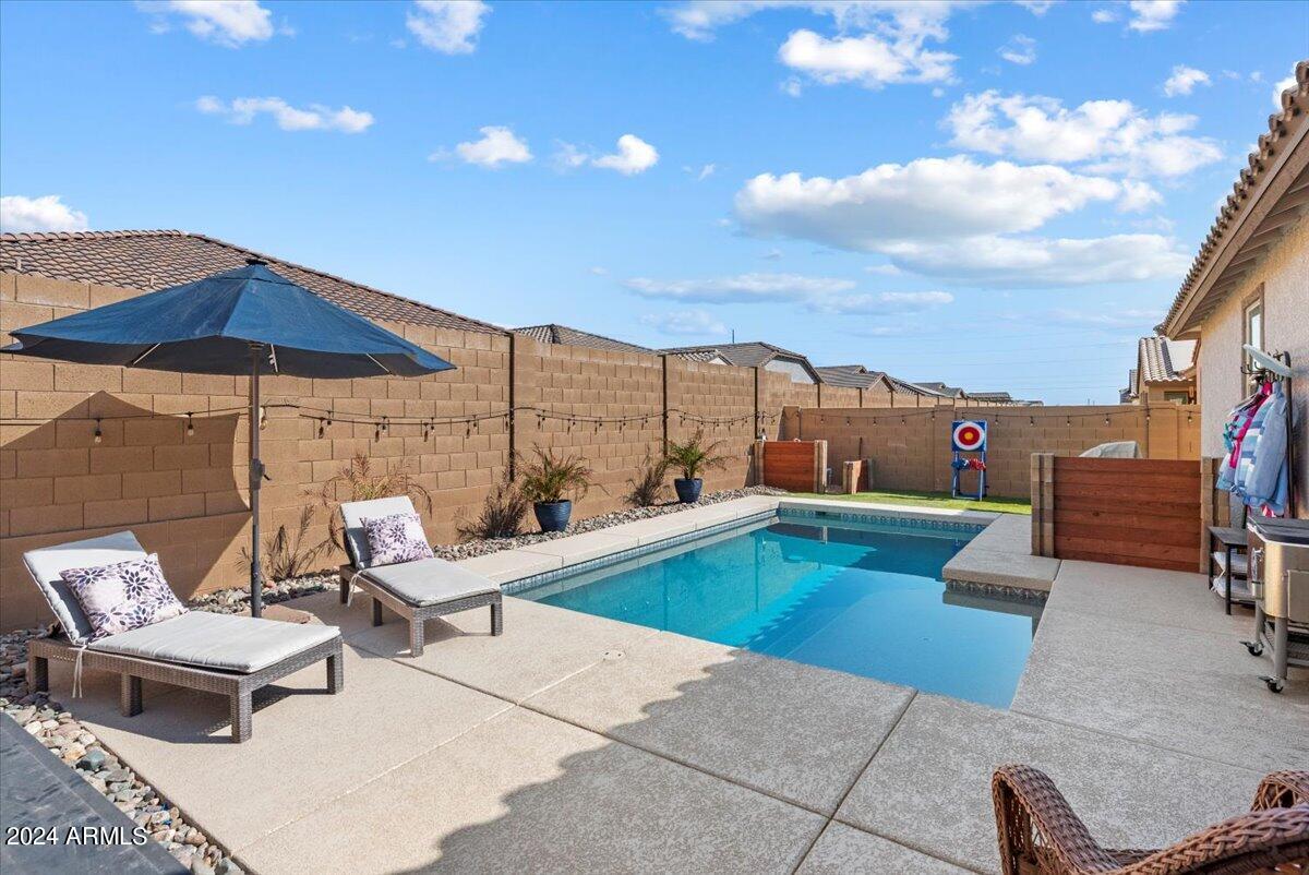 17040 W ECHO Lane