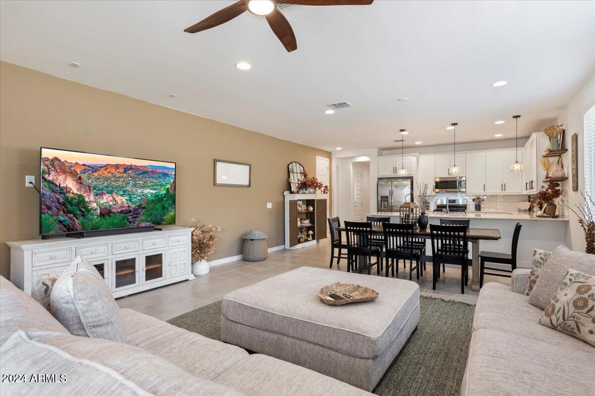 17040 W ECHO Lane