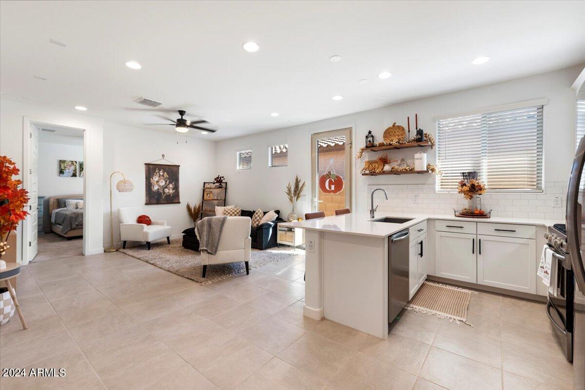 17040 W ECHO Lane