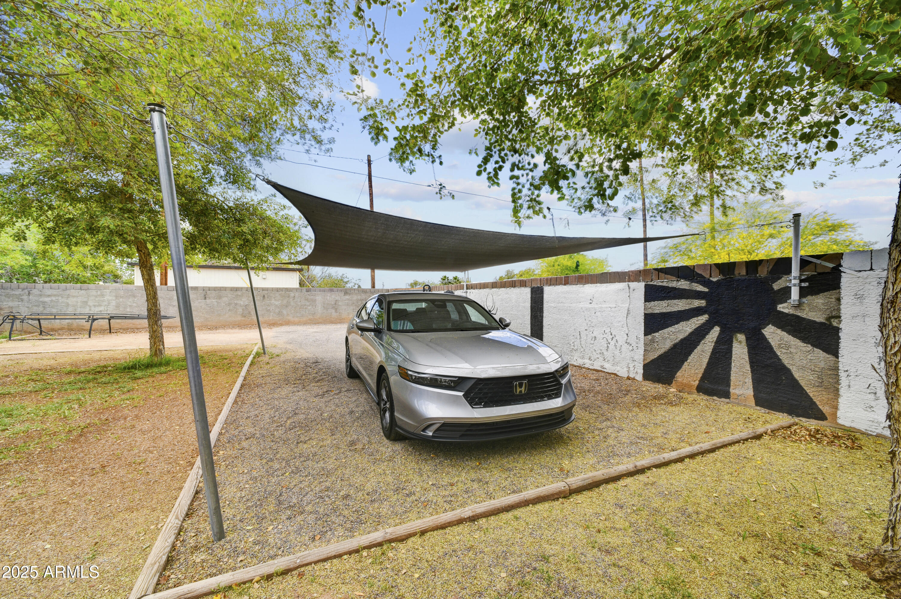2045 W ORANGE Drive