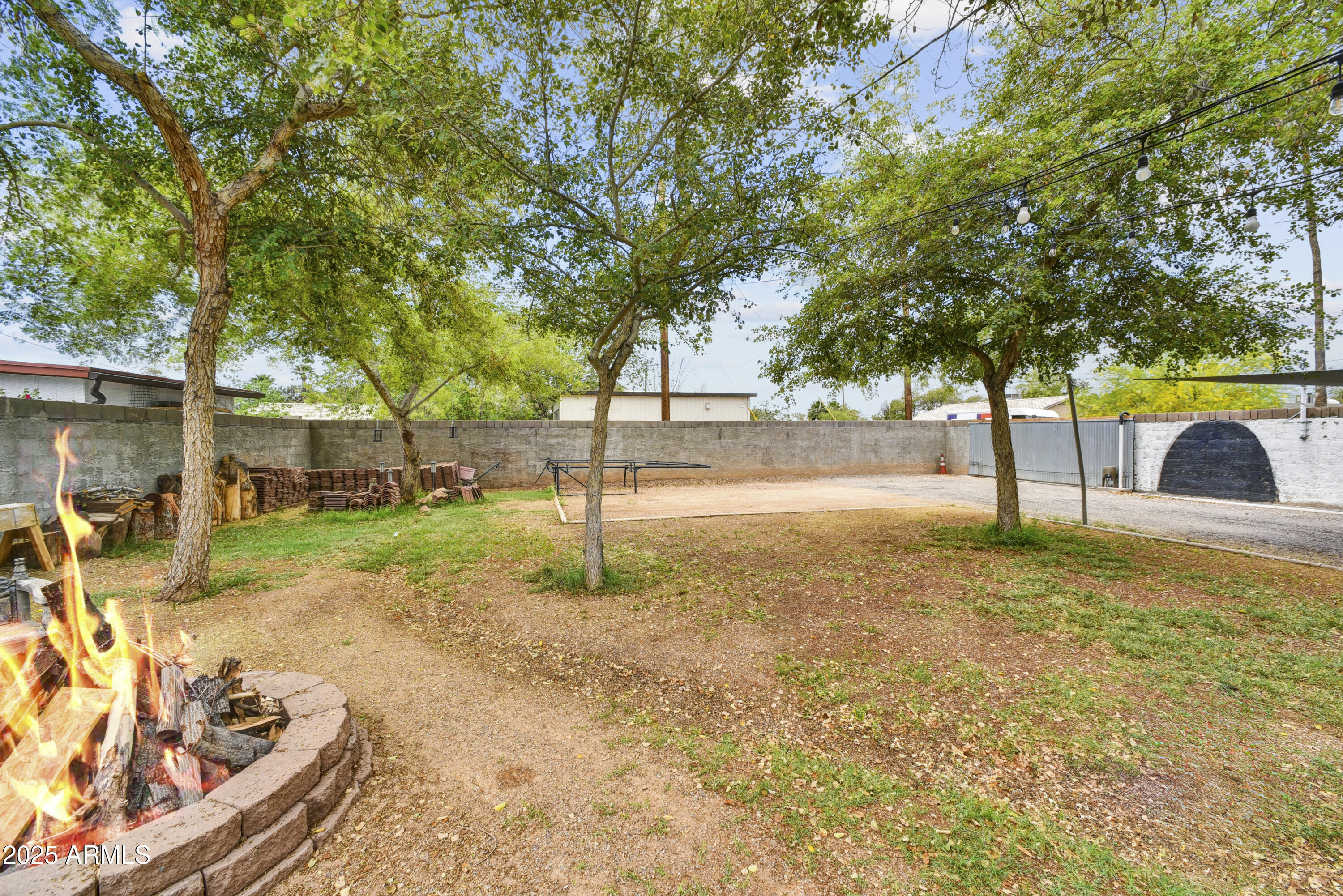 2045 W ORANGE Drive