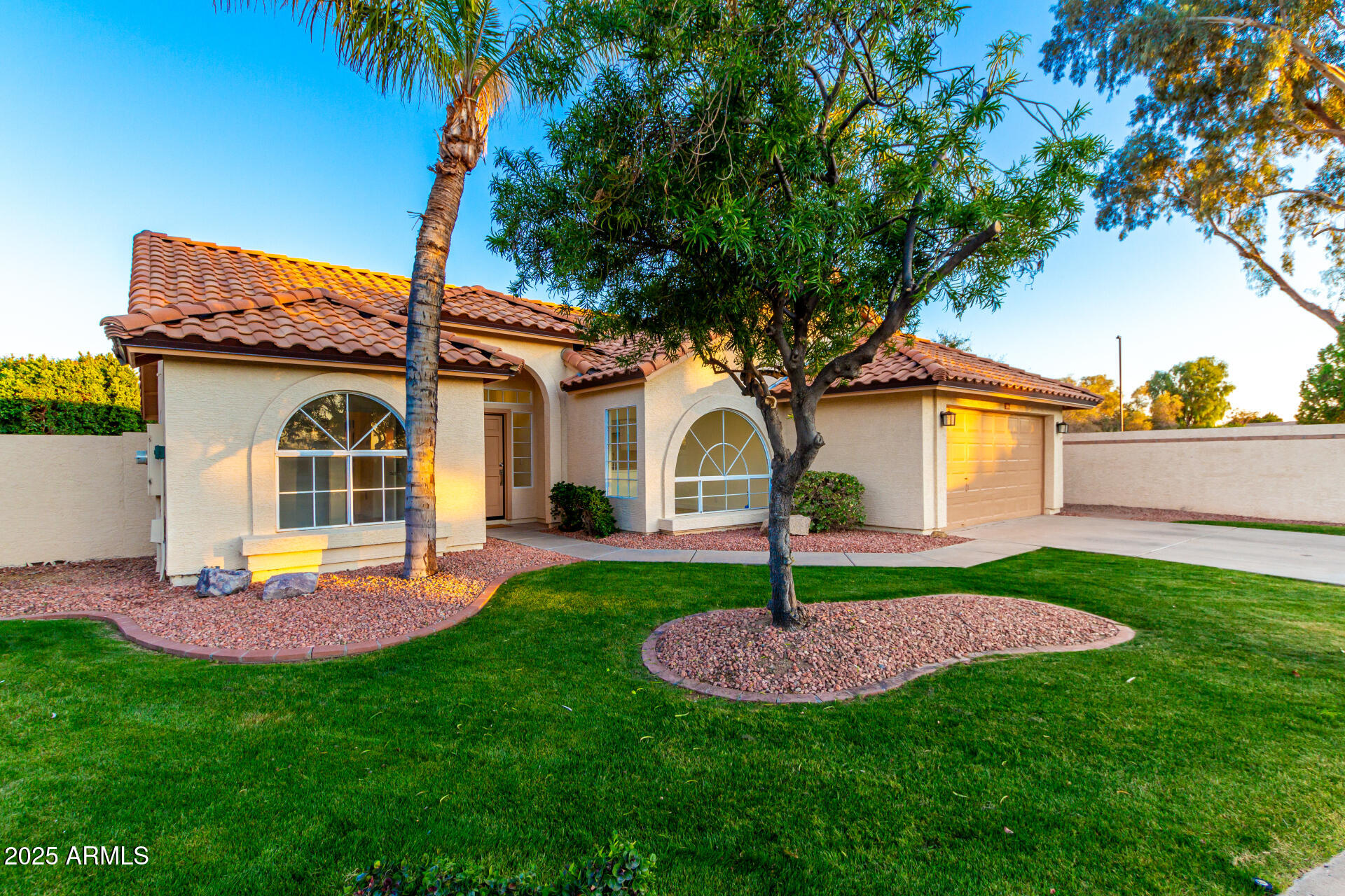 3861 S Acacia Court