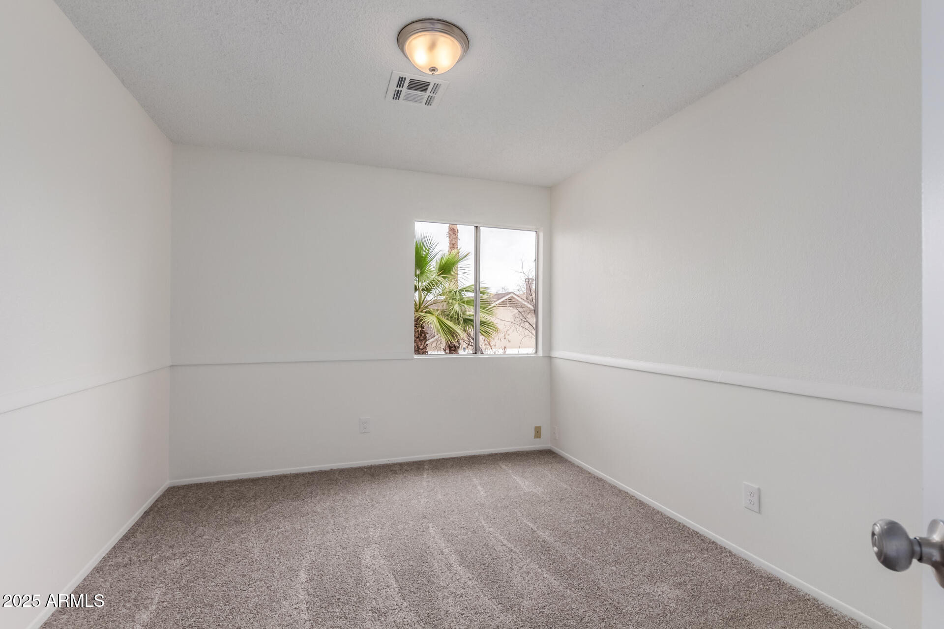 1631 N Comanche Drive