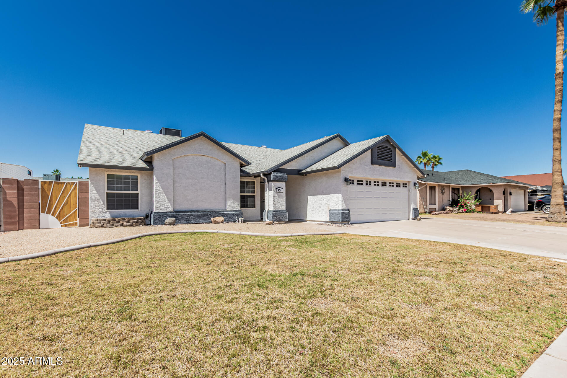 676 W Shawnee Drive
