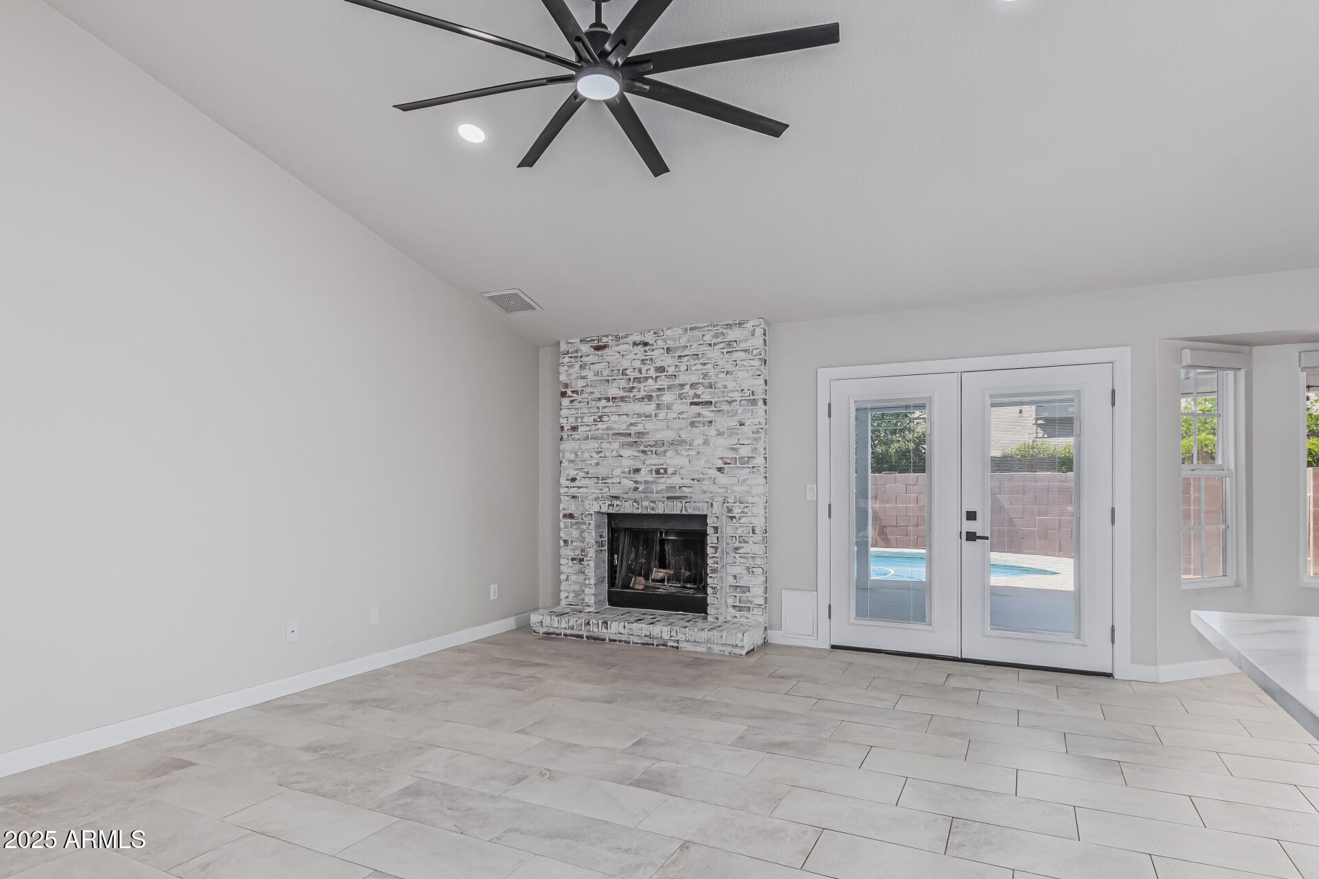 676 W Shawnee Drive
