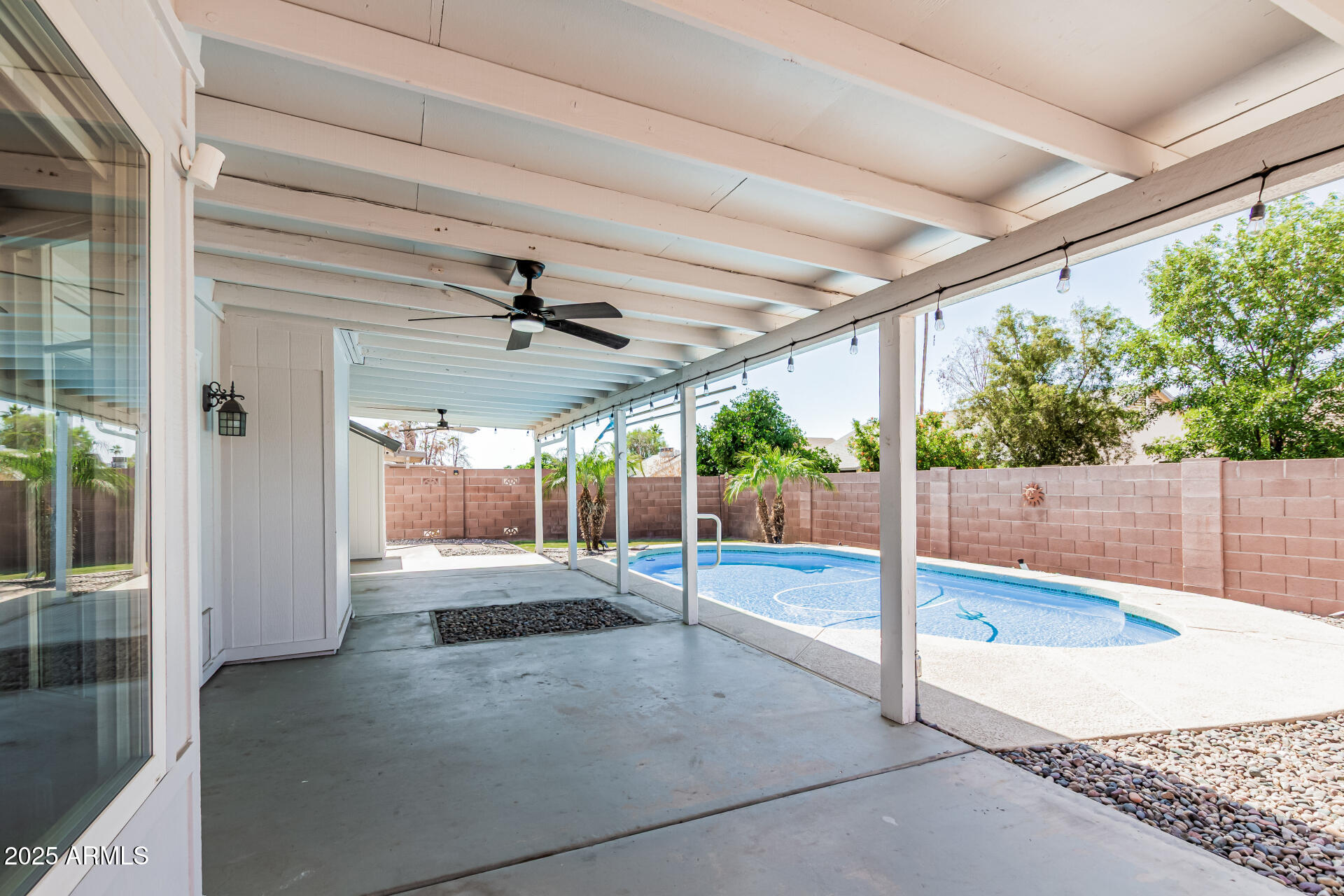 676 W Shawnee Drive
