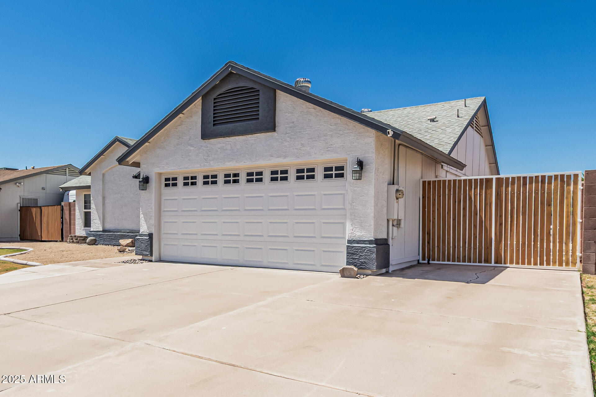 676 W Shawnee Drive