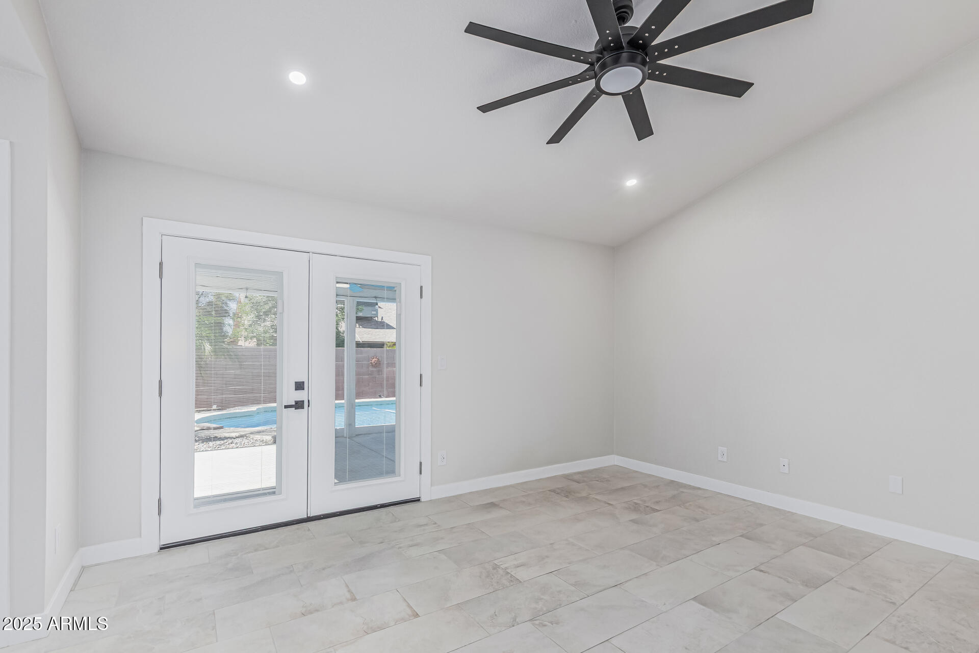 676 W Shawnee Drive