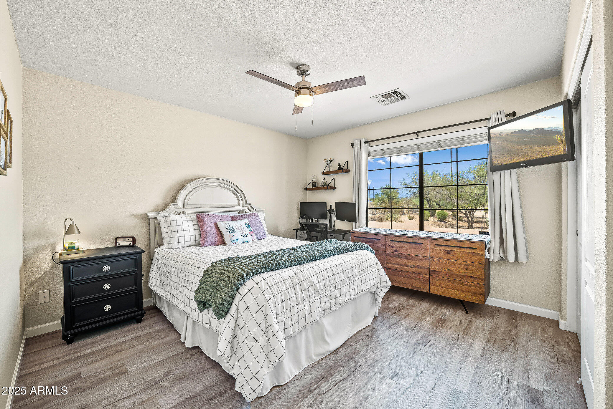 7605 E DES MOINES Circle