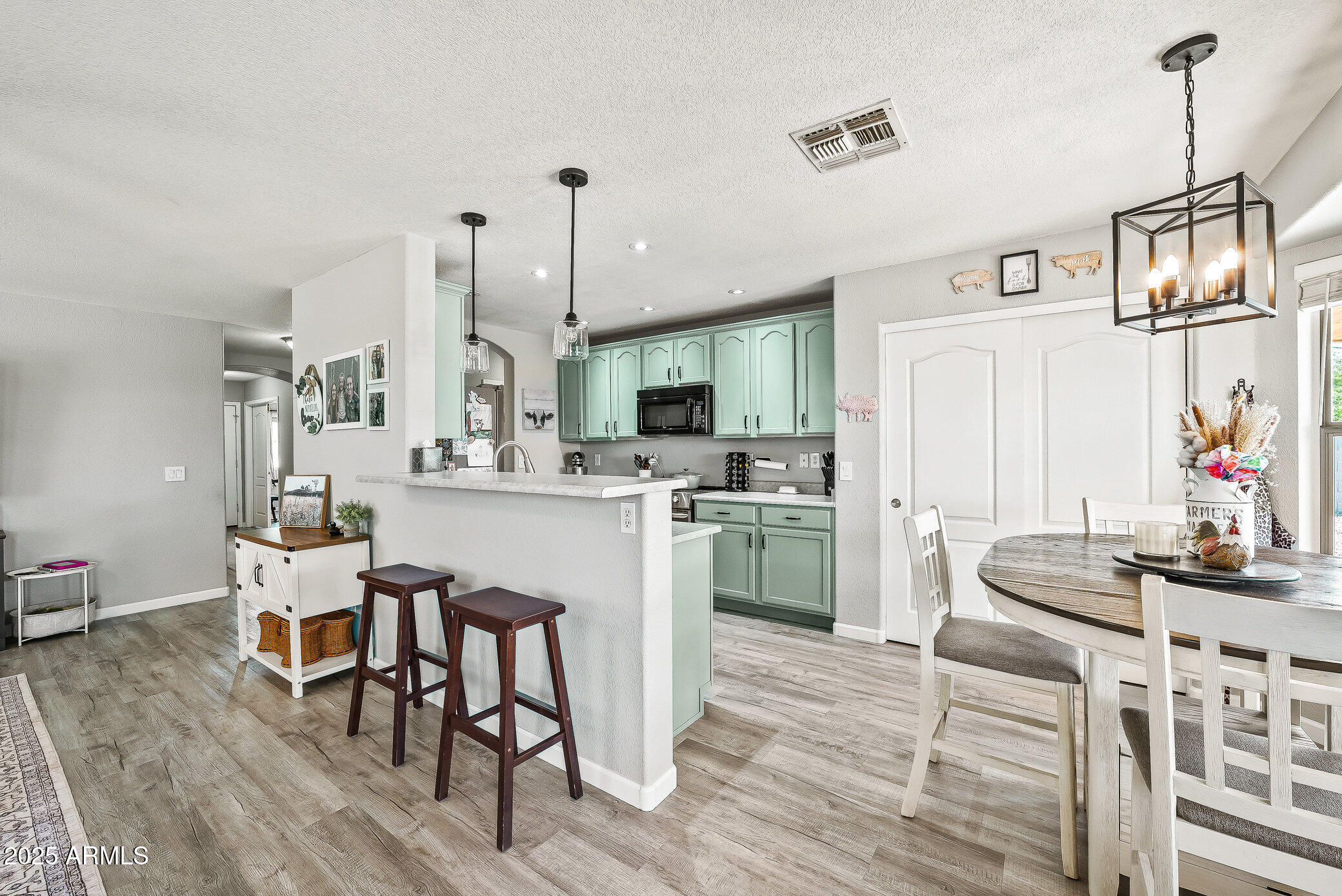 7605 E DES MOINES Circle