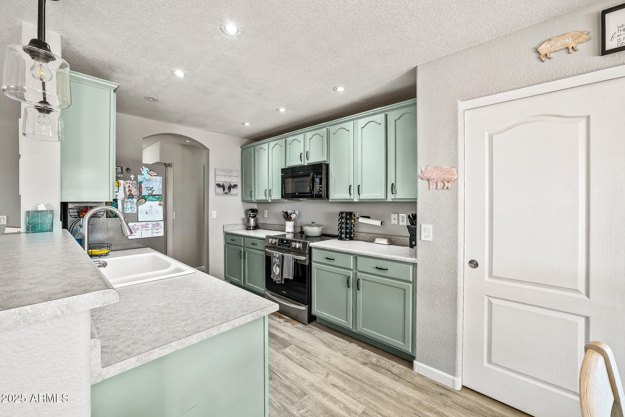 7605 E DES MOINES Circle
