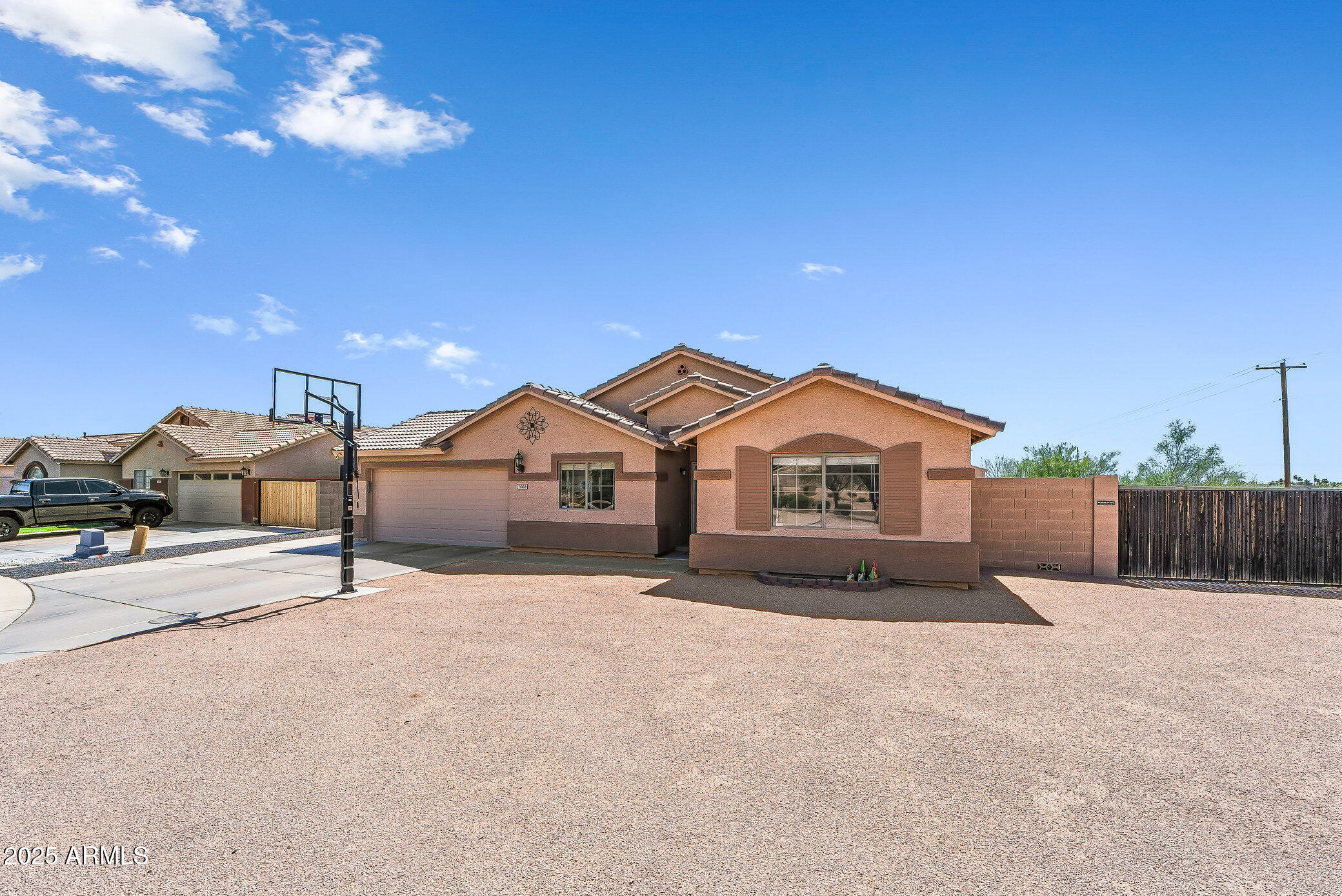 7605 E DES MOINES Circle