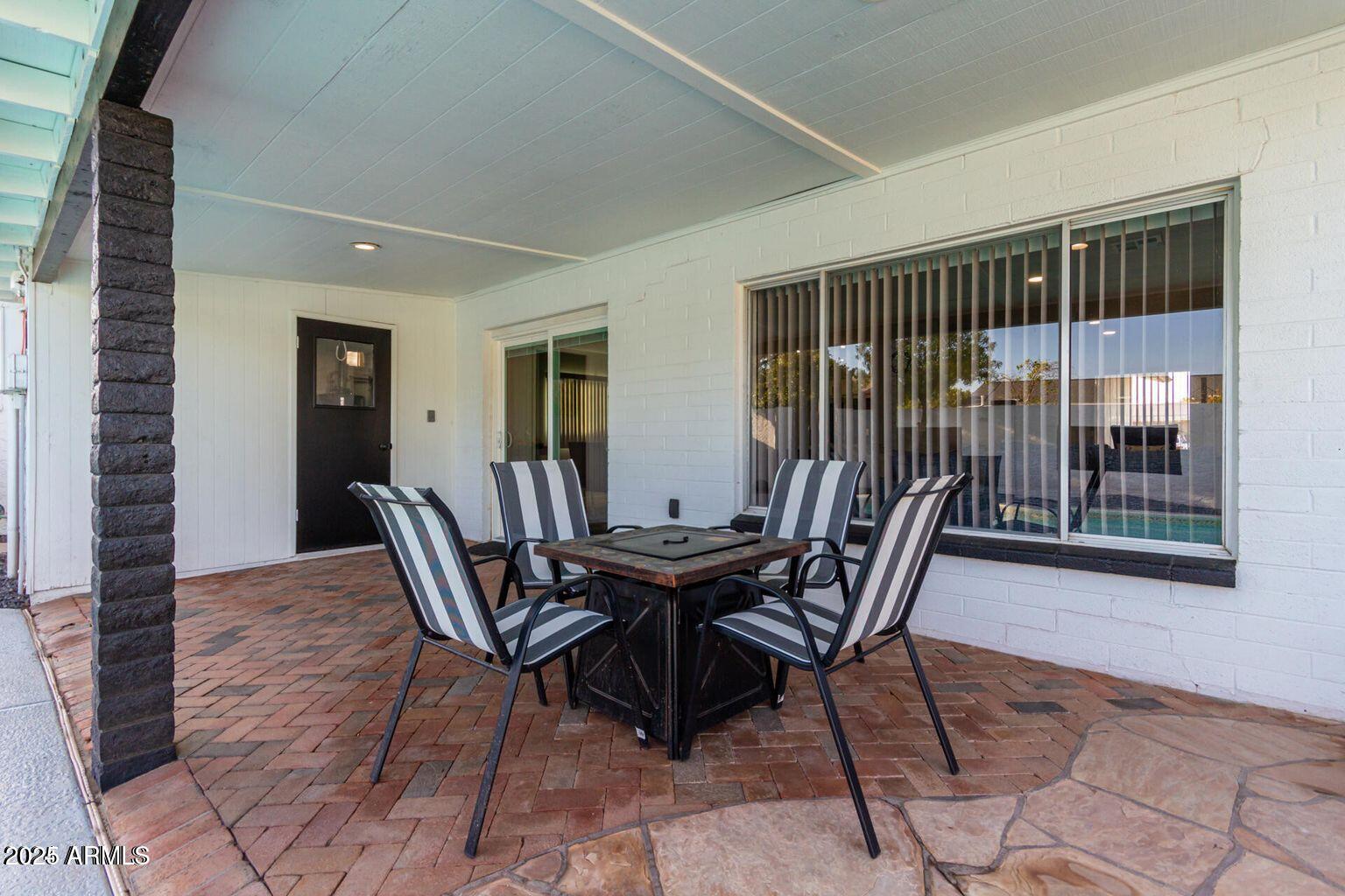 2939 E CORRINE Drive
