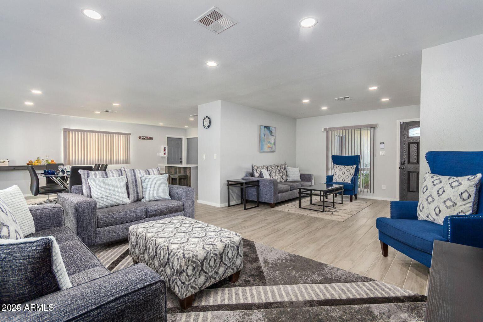 2939 E CORRINE Drive