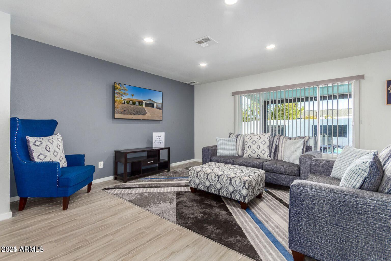 2939 E CORRINE Drive