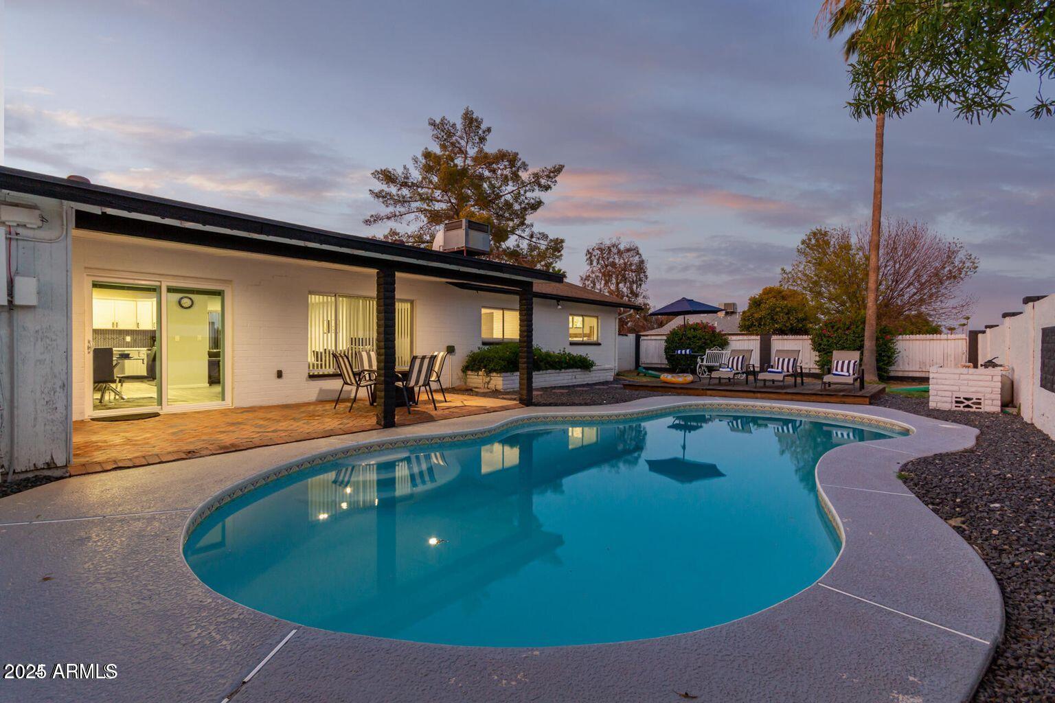 2939 E CORRINE Drive