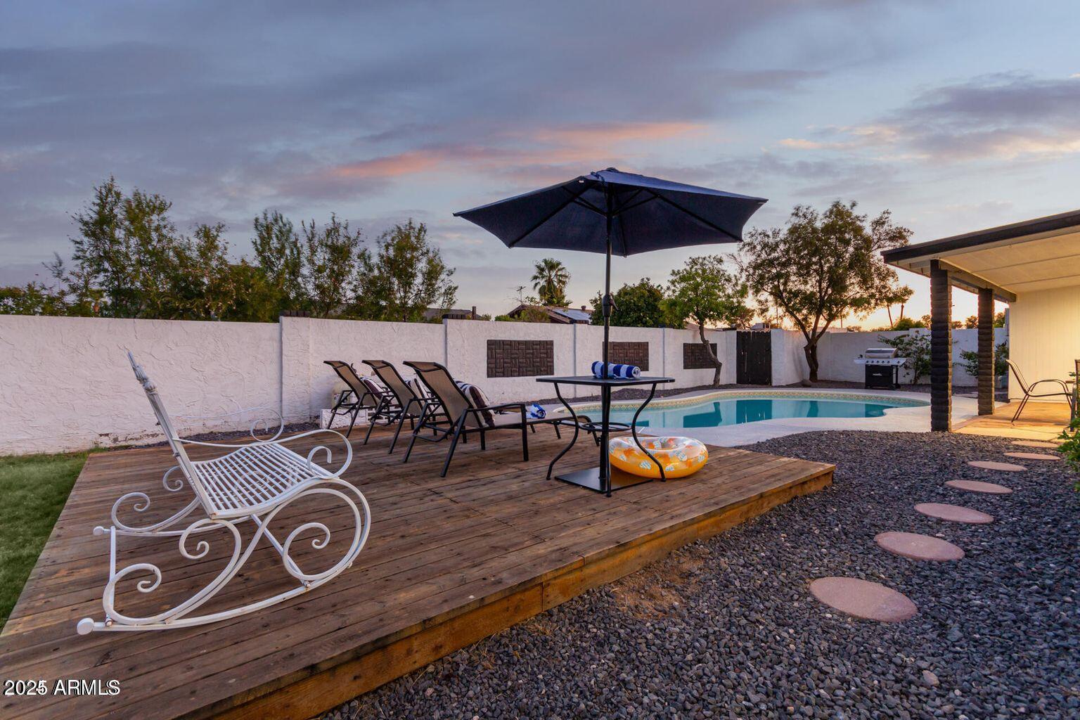 2939 E CORRINE Drive