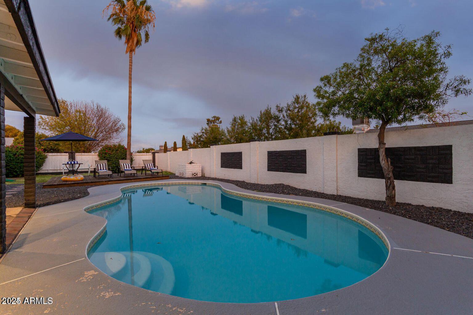 2939 E CORRINE Drive