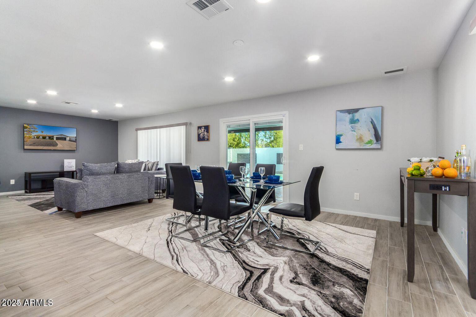 2939 E CORRINE Drive