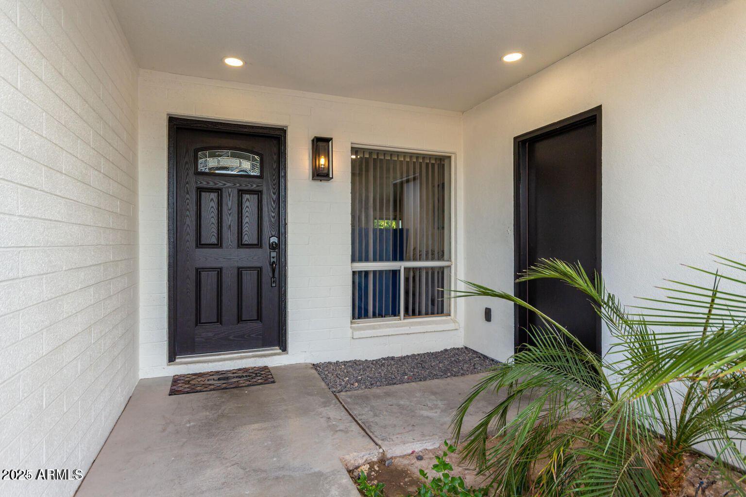 2939 E CORRINE Drive
