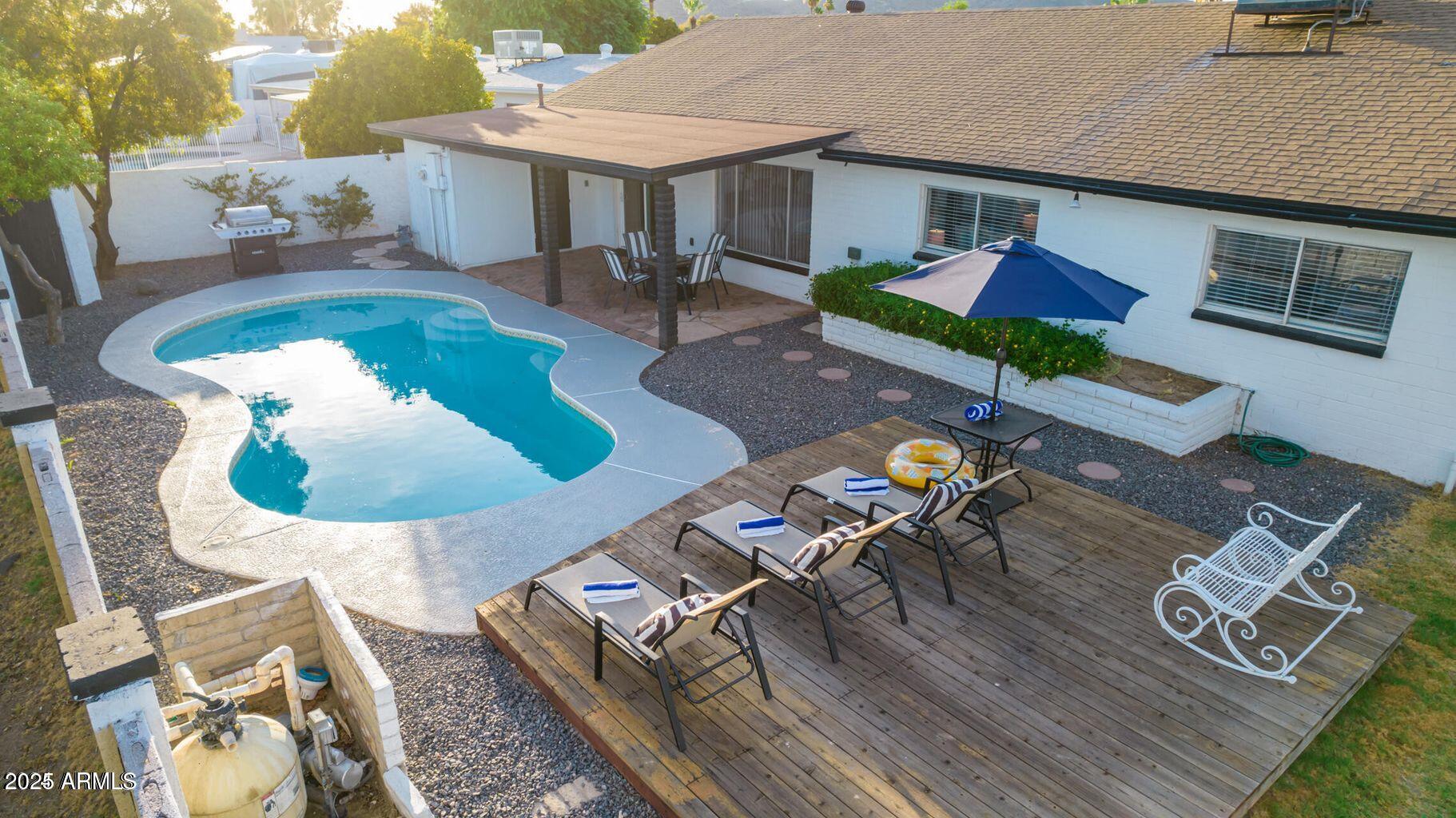 2939 E CORRINE Drive