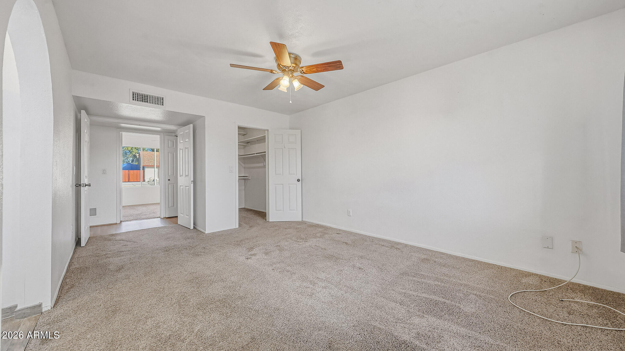 6233 W DESERT HILLS Drive