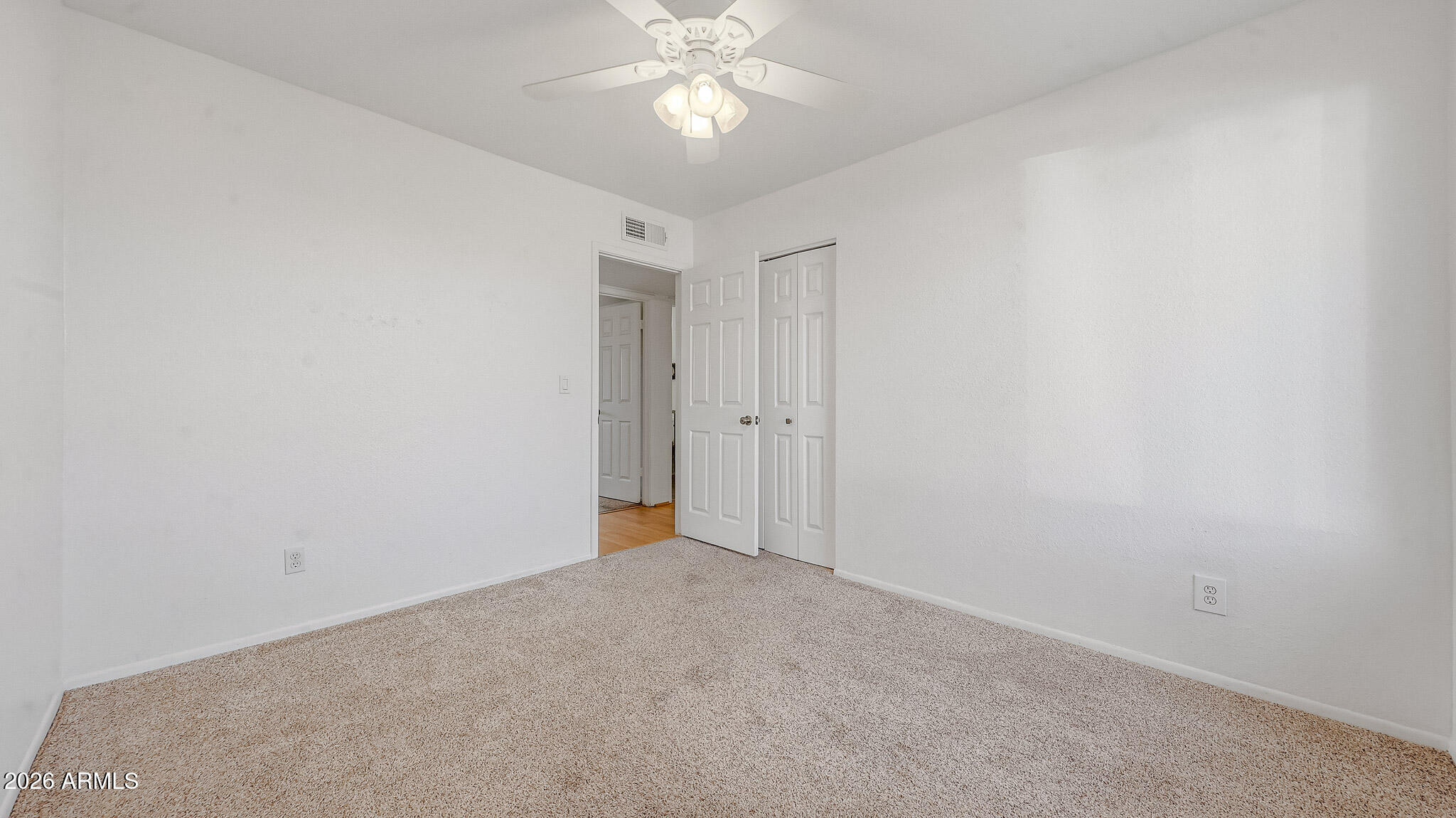 6233 W DESERT HILLS Drive