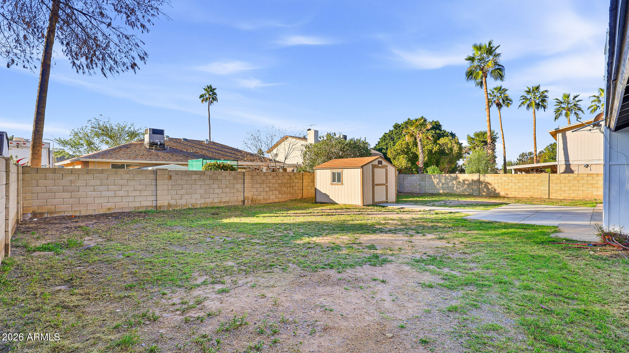 6233 W DESERT HILLS Drive