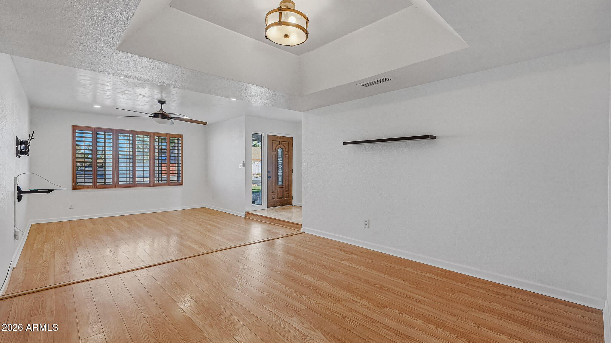 6233 W DESERT HILLS Drive
