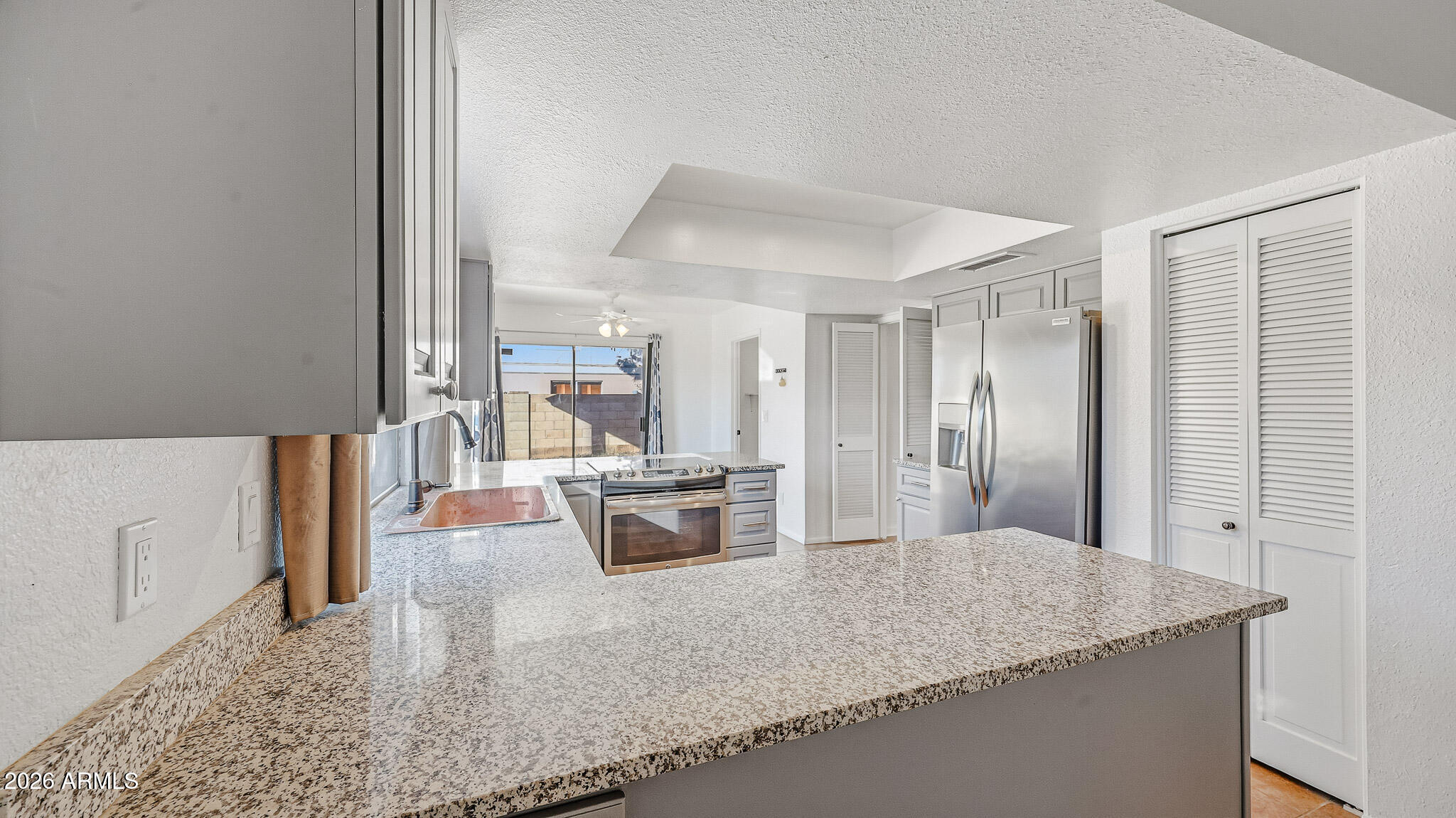 6233 W DESERT HILLS Drive