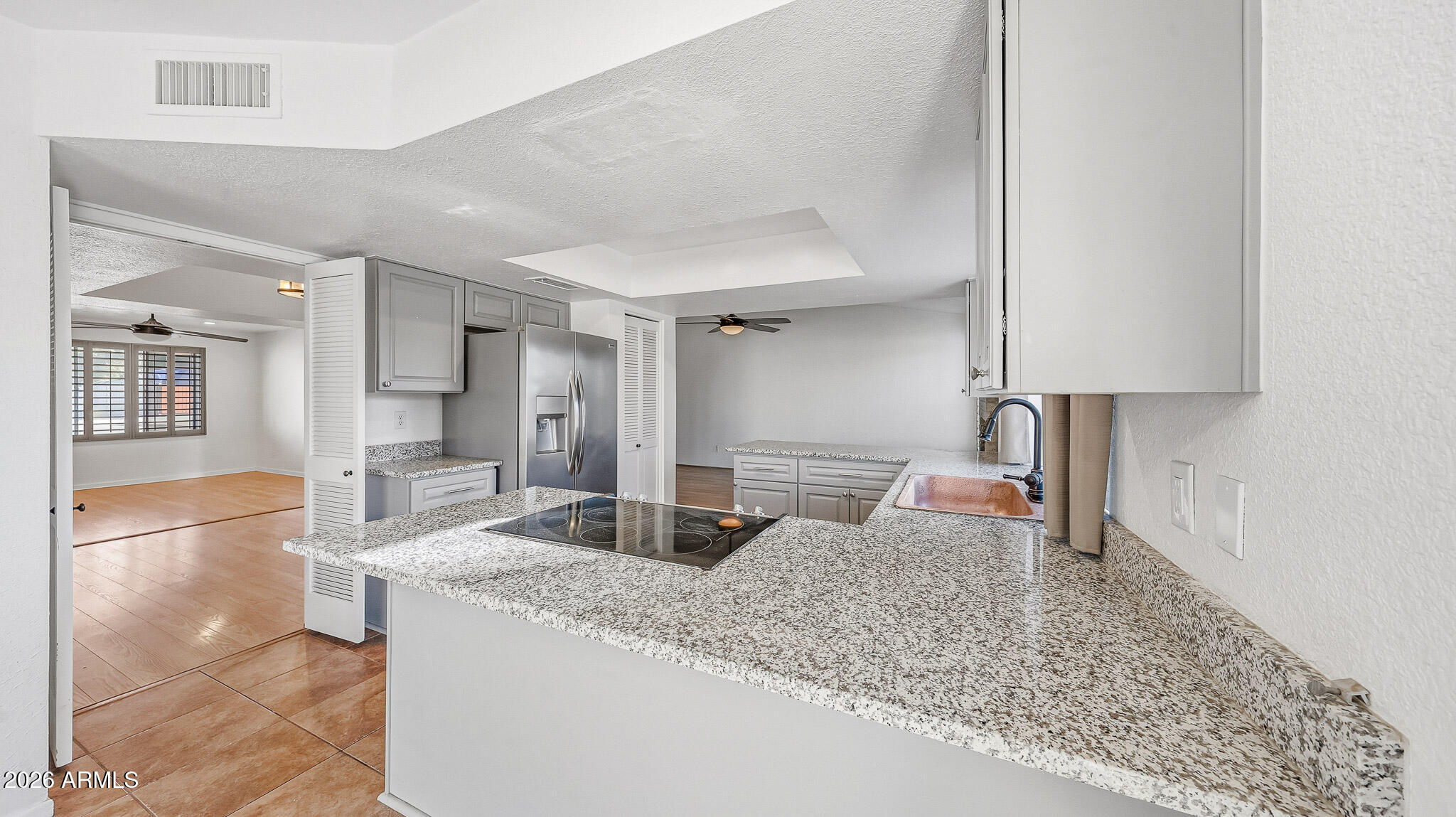 6233 W DESERT HILLS Drive